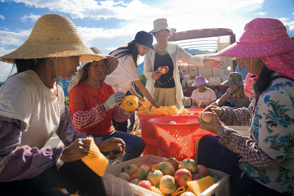 Xin Yi Lim: Costco meets Disney at Pinduoduo